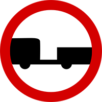 znak Zakaz wjazdu pojazdów silnikowych z przyczepą. B-7